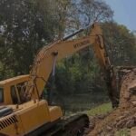 कटनी में बुलडोजर एक्शन: रपटा नाले पर अवैध बाउंड्री वॉल ध्वस्त, अतिक्रमणकारियों में हड़कंप